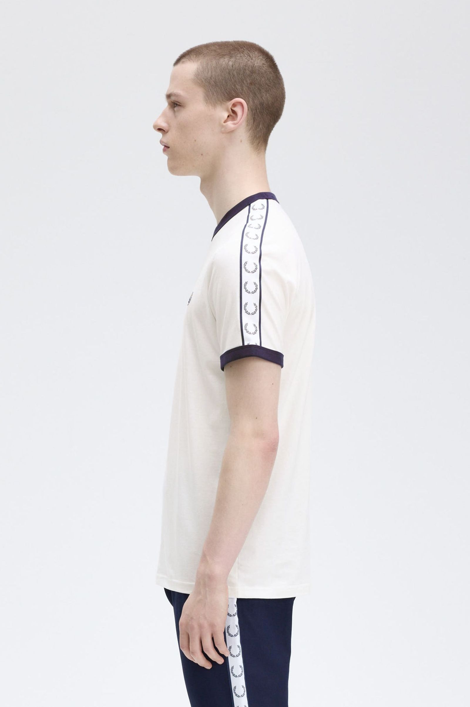FRED PERRY Beyaz ERKEK BEYAZ LOGOLU T-SHIRT 5034606564388 | JeansLab