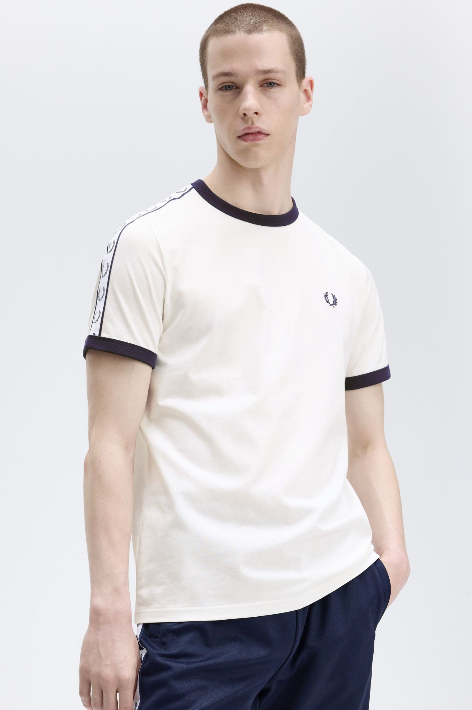 FRED PERRY Beyaz ERKEK BEYAZ LOGOLU T-SHIRT 5034606564388 | JeansLab